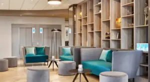 rezeption-03-hplus-hotel-bruehl-koeln-630x345