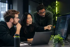 AI-native Softwareentwicklung einführen: vom Coding-Assistenten zum Engineering-System